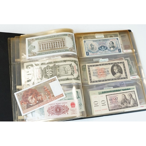 7 - A large collection of British, Commonwealth and World banknotes contained within a collectors folder... 