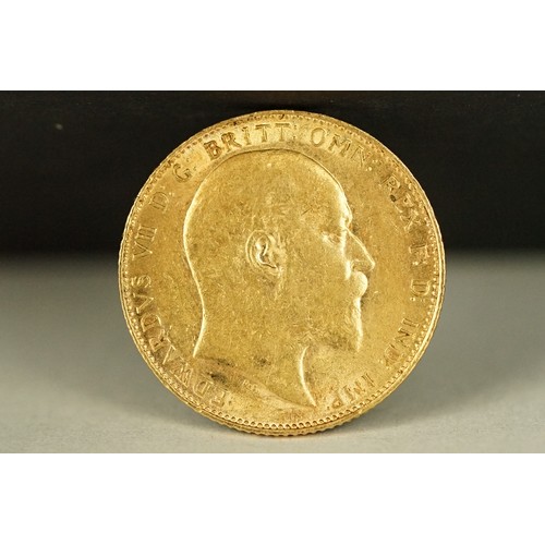 225 - A British King Edward VII 1907 gold full sovereign coin.