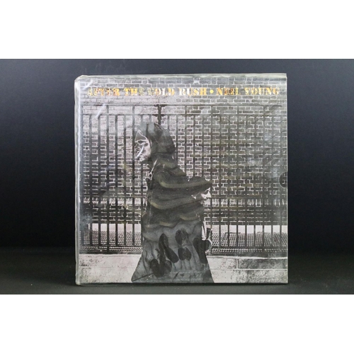 121 - Vinyl - 5 Neil Young LPs to include Zuma (printed inner and lyric insert), Harvest (lyric insert), A... 