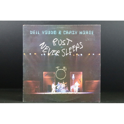 121 - Vinyl - 5 Neil Young LPs to include Zuma (printed inner and lyric insert), Harvest (lyric insert), A... 