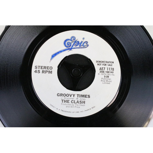 1012 - Vinyl / Signatures - The Clash - Gates Of The West / Groovy Times. Original USA 1979 Promo 7” single... 