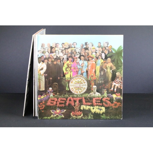 129 - Vinyl - 5 The Beatles LPs to include Sgt Pepper original UK Mono with flame inner and cut outs Vg+/E... 