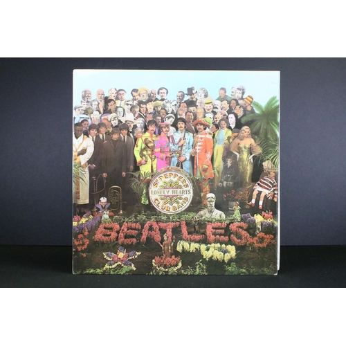 129 - Vinyl - 5 The Beatles LPs to include Sgt Pepper original UK Mono with flame inner and cut outs Vg+/E... 