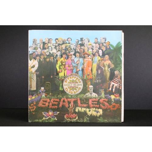 129 - Vinyl - 5 The Beatles LPs to include Sgt Pepper original UK Mono with flame inner and cut outs Vg+/E... 