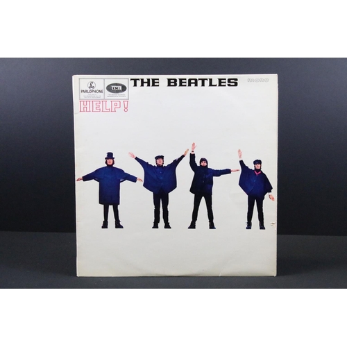 130 - Vinyl - 5 The Beatles LPs all Mono pressings with yellow Parlophone labels to include Please Please ... 