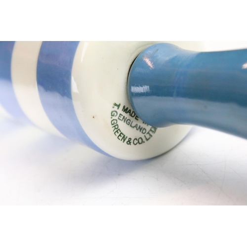70 - T.G. Green Blue and White Cornishware Rolling Pin, green T.G. Green & Co Ltd mark to end, 47cm long