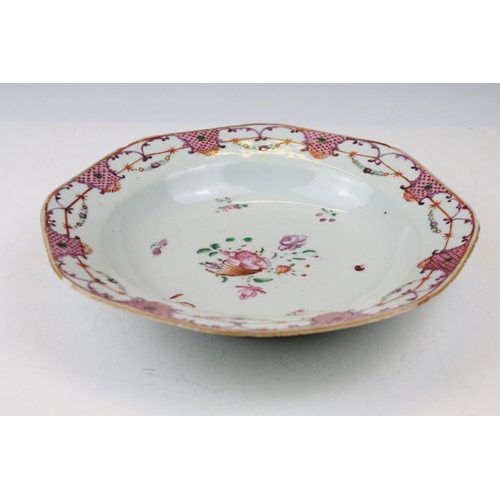 71 - Pair of early 19th century porcelain plates in the manner of Samson, with hand painted floral detail... 