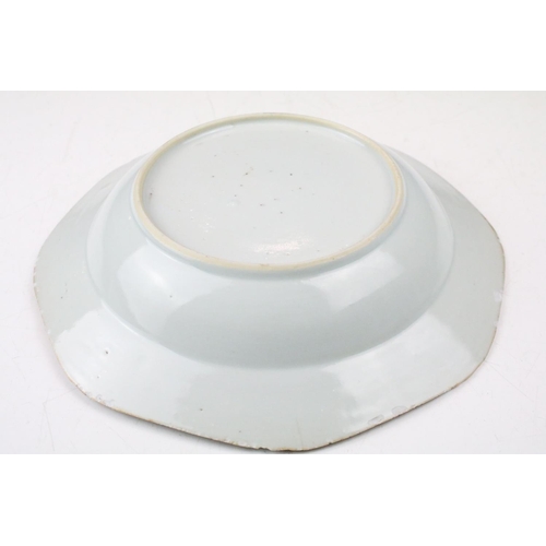 71 - Pair of early 19th century porcelain plates in the manner of Samson, with hand painted floral detail... 