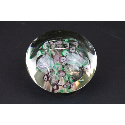 75 - Group of 20th century glassware to include an Okra vase (boxed, approx 16.5cm high), Swedish glass p... 