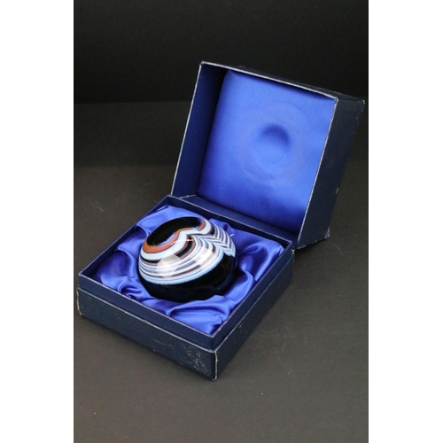 75 - Group of 20th century glassware to include an Okra vase (boxed, approx 16.5cm high), Swedish glass p... 