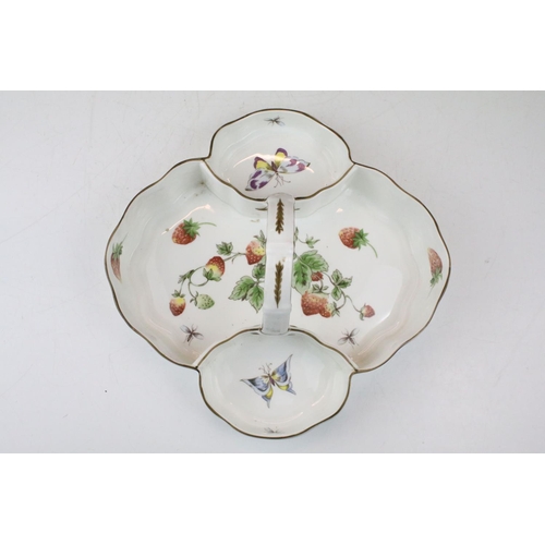 80 - Coalport 'Strawberry' set to include two jugs, two bowl & carry tray