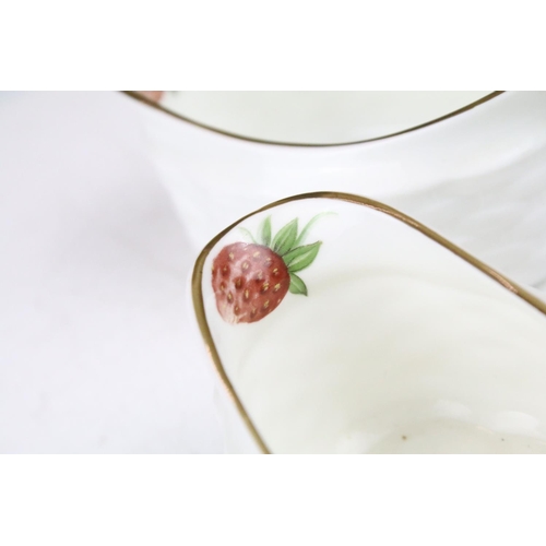80 - Coalport 'Strawberry' set to include two jugs, two bowl & carry tray