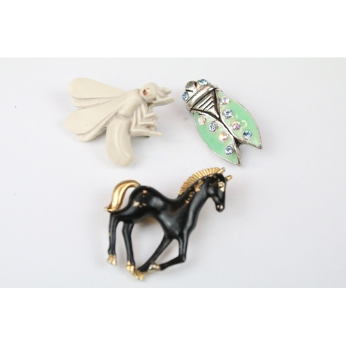 259 - Fifteen Costume Jewellery Brooches including Enamelled Butterflies, Art Deco style, Lucite Cicada, e... 