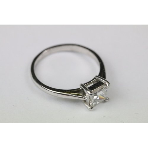 274 - 18ct white gold princess cut diamond ring with approx. 3/4 carat