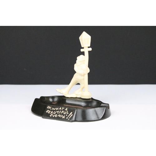 314 - Two novelty 'Selcol' ashtrays depicting drunken men against lamposts with comical slogans.