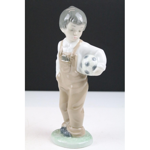 95 - Collection of 11 porcelain figures to include Lladro & Nao, featuring Lladro 4568 Shepherdess with D... 