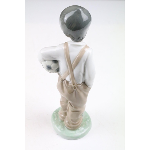 95 - Collection of 11 porcelain figures to include Lladro & Nao, featuring Lladro 4568 Shepherdess with D... 