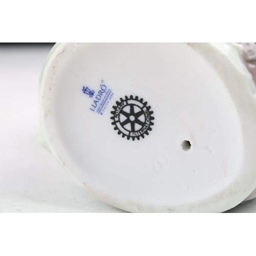 95 - Collection of 11 porcelain figures to include Lladro & Nao, featuring Lladro 4568 Shepherdess with D... 