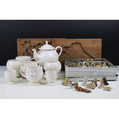 98 - Group of Carlton Ware lustre ware to include a 'walking ware' tea set for one, together with a colle... 
