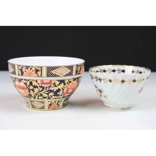101 - Mixed lot of Antique Ceramics including Worcester Ribbed Tea Bowl, 19th century Copeland Imari and G... 