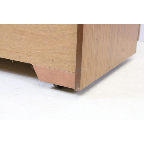 637 - Schreiber teak chest of five long drawers, with maker's label, 93.5cm high x 74.5cm wide x 43cm deep