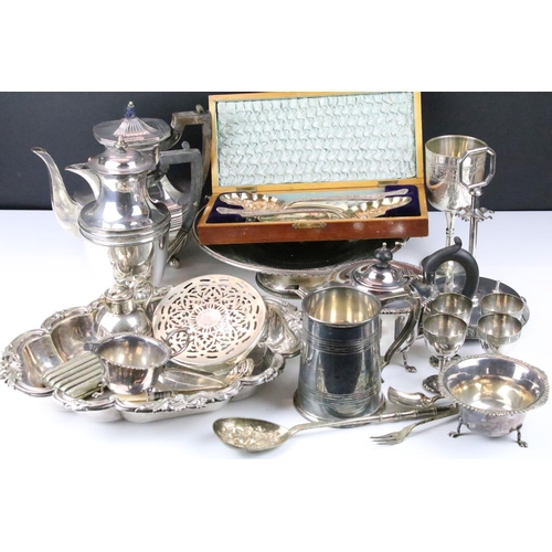 479 - Collection of mixed silver plate to include berry spoons, teapot, coffee pot, tankard, hot water jug... 