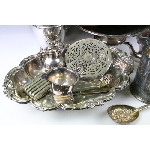 479 - Collection of mixed silver plate to include berry spoons, teapot, coffee pot, tankard, hot water jug... 