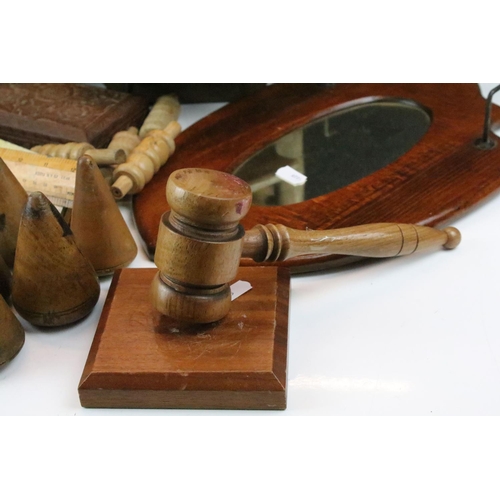 481 - Collection of wooden items / treen to include leadworking turnpins, mirror, auctioneer's gavel, 'The... 