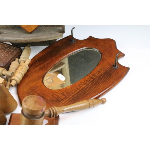 481 - Collection of wooden items / treen to include leadworking turnpins, mirror, auctioneer's gavel, 'The... 