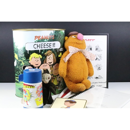 483 - Mixed collectables to include an early-to-mid 20th century clockwork toy with key, Peanuts bin, Supe... 