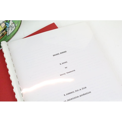 483 - Mixed collectables to include an early-to-mid 20th century clockwork toy with key, Peanuts bin, Supe... 