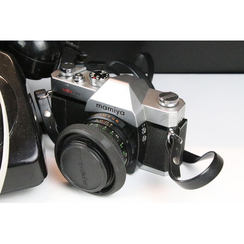 484 - Two vintage telephones to include 'The Queen's Silver Jubilee' telephone, a Mamiya MSX 500 camera, T... 