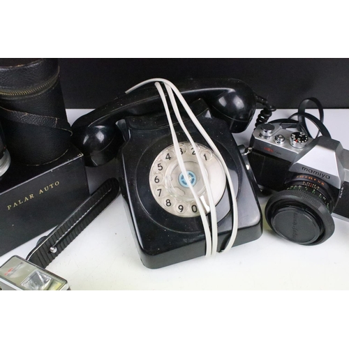 484 - Two vintage telephones to include 'The Queen's Silver Jubilee' telephone, a Mamiya MSX 500 camera, T... 