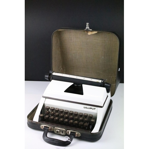 512 - Lilliput childs typewriter, cased
