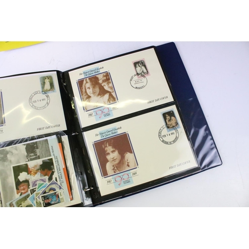 395 - Collection of postcards, cigarette cards, picture cards, first day covers, etc, featuring The Royal ... 