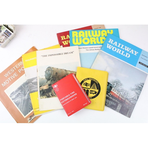 399 - Railwayana - A collection of vintage ephemera, books, booklets, cigarette cards (Wills+, 3 full sets... 