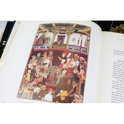 409 - Books - A small collection of books to include hardback art books, featuring 'Treasure of the Louvre... 