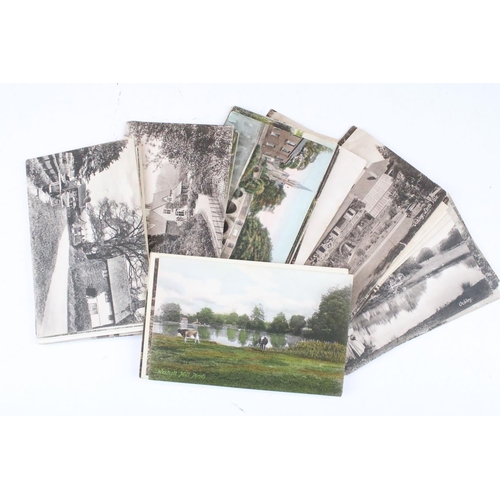 411 - Collection of around 600 Surrey postcards to include a large quantity of real photographic examples,... 