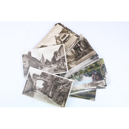 411 - Collection of around 600 Surrey postcards to include a large quantity of real photographic examples,... 