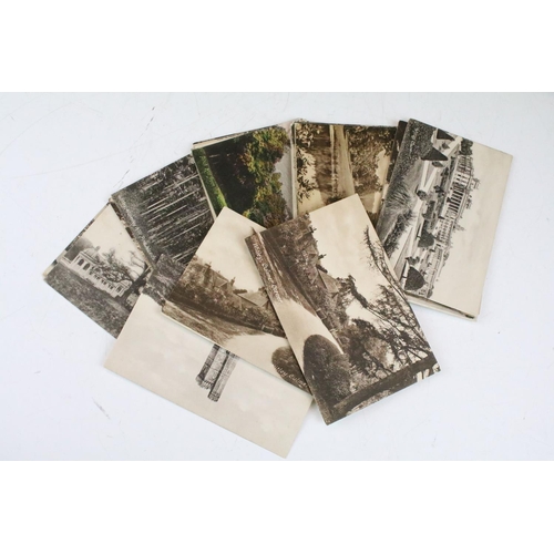 411 - Collection of around 600 Surrey postcards to include a large quantity of real photographic examples,... 