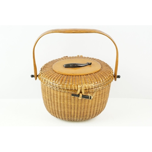 255 - Jose Formosa Reyes - Nantucket basket cocktail purse circa 1951. The purse of woven oval form with w... 