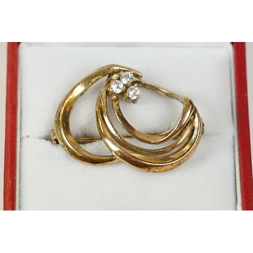 280 - Art Nouveau silver gilt brooch