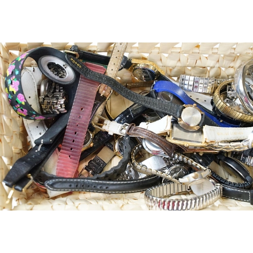 326 - Collection of ladies and gents watches