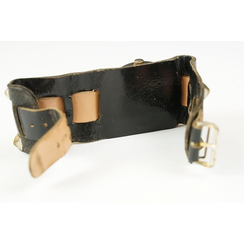 329 - Vintage Veranda jump hour digital gents watch