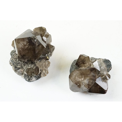 436 - Collection of mineral specimens to include geode, pyrite, crystals and amethyst grapes. Together wit... 