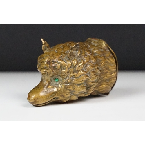 192 - Early 20th century Novelty Vesta Case in the form of a fox with green eyes, 5cm long