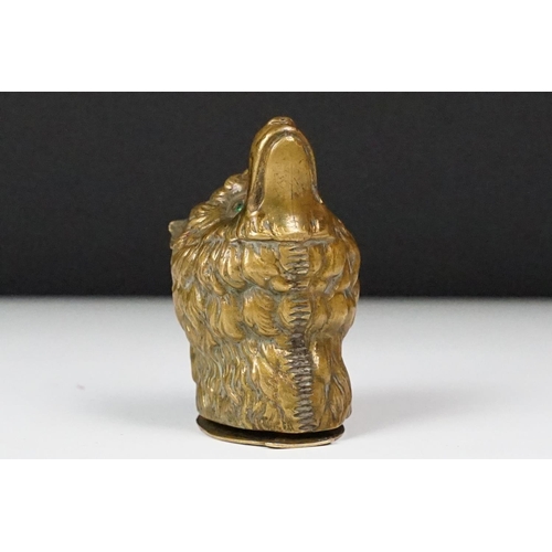192 - Early 20th century Novelty Vesta Case in the form of a fox with green eyes, 5cm long