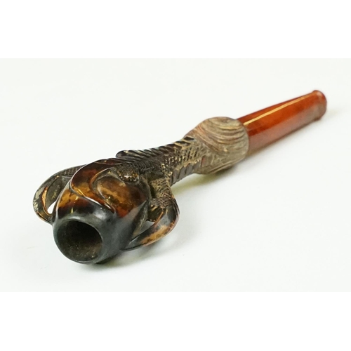 246 - A small group of mixed collectables to include two 9ct gold necklaces, cheroot pipe within fitted ca... 