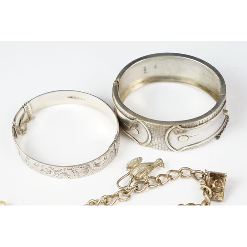 249 - A small collection of mixed jewellery to include a large fully hallmarked sterling silver cuff bangl... 