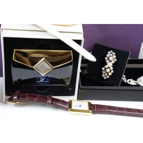 337 - A large collection of mainly contemporary costume jewellery together with some vintage, to include g... 